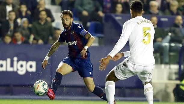 كلاسيكو الأرض ريال مدريد وبرشلونه موعد المباراة والقنوات الناقلة