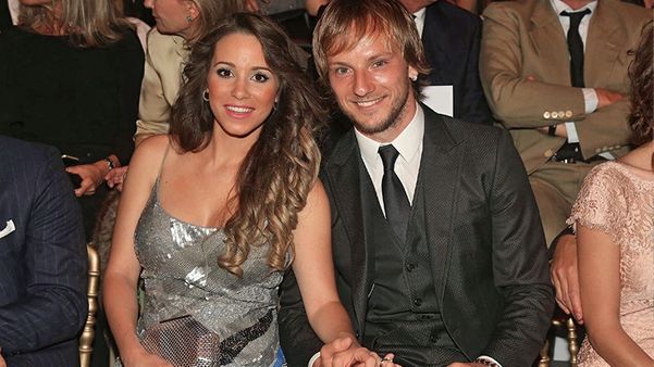 Barcelona Players Wives And Girlfriends Wags Sportmob