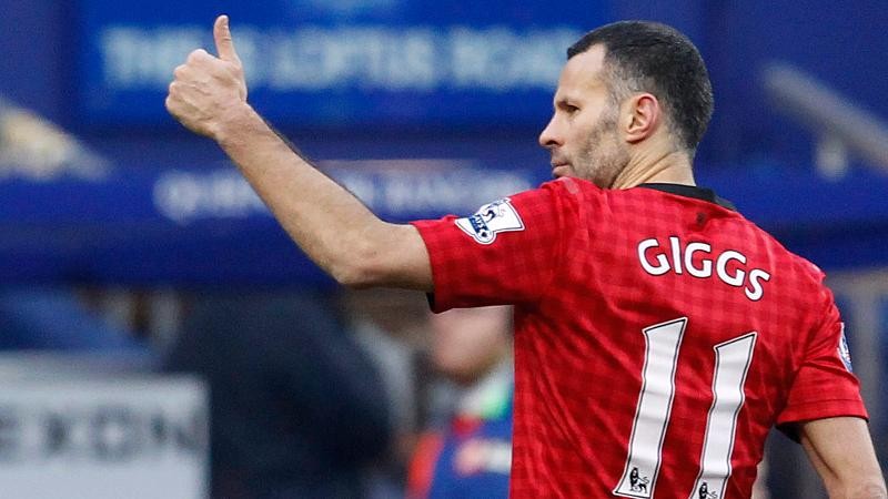 giggs jersey number